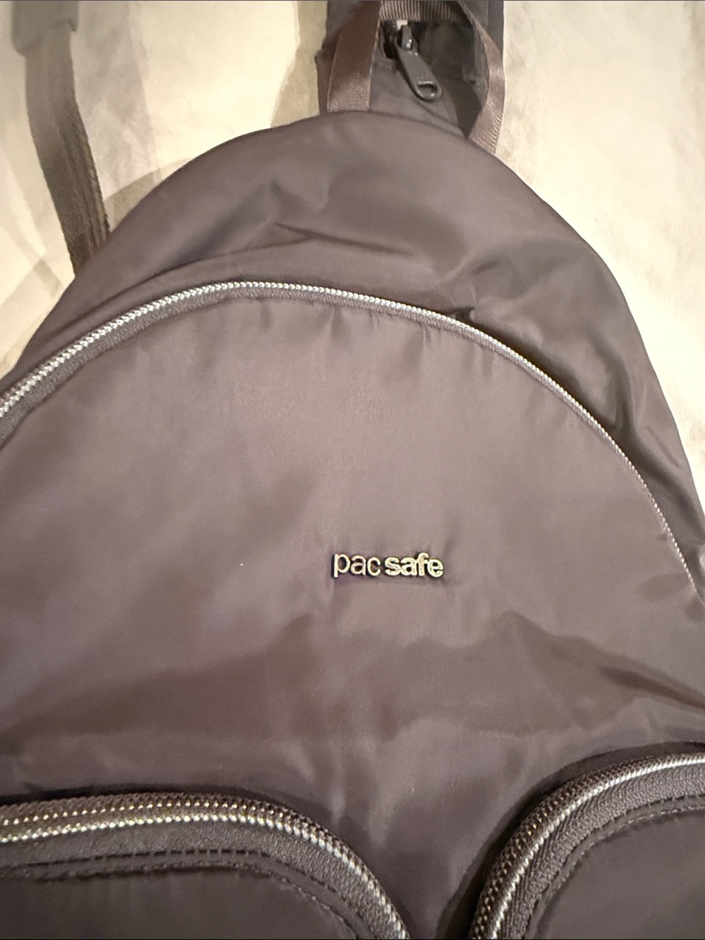 Pacsafe Stylesafe Convertible Sling to Backpack Anti-Theft Bag - Picture 4 of 5